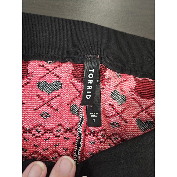 Torrid Fair Isle Heart Print Knit‎ Leggings Black Red White Size 1 - Picture 3 of 8